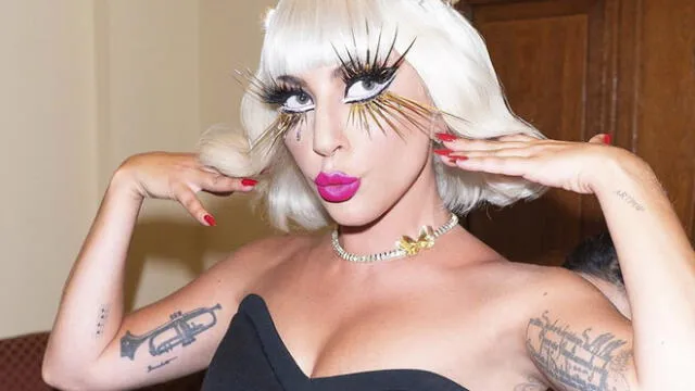 Lady Gaga toca la batería en bar nocturno y video se hace viral en Instagram