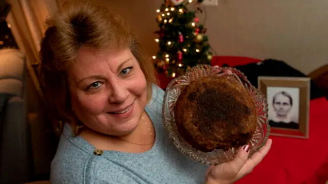 Mujer conserva un pastel navideño preparado hace 141 años por su tatarabuela [FOTOS]