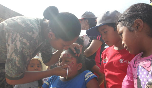 Ejército lleva donaciones a familias de Cajamarquilla