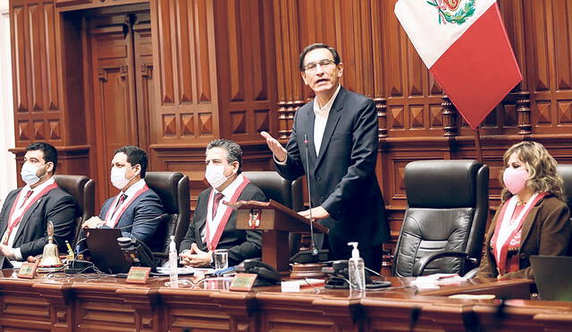 Otra vez. El mes pasado, Vizcarra se presentó ante el Pleno para defenderse del primer proceso de vacancia. Este lunes se repite. Foto: La República