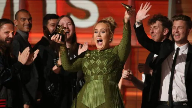 Adele comparte su corona