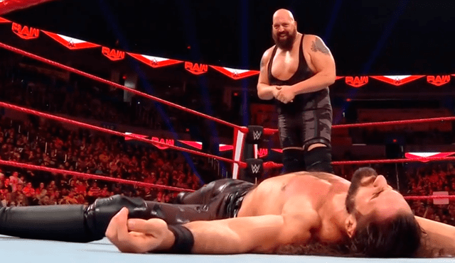Luego de dos años, el Big Show regresó a Raw y atacó a Seth Rollins de cara a Royal Rumble 2020. | Foto: WWE