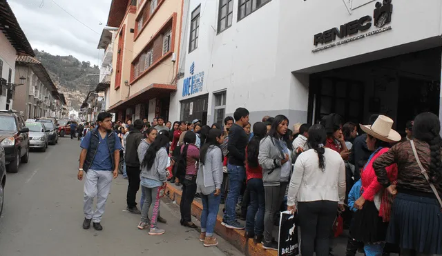 Cajamarca: ciudadanos forman largas filas en Reniec