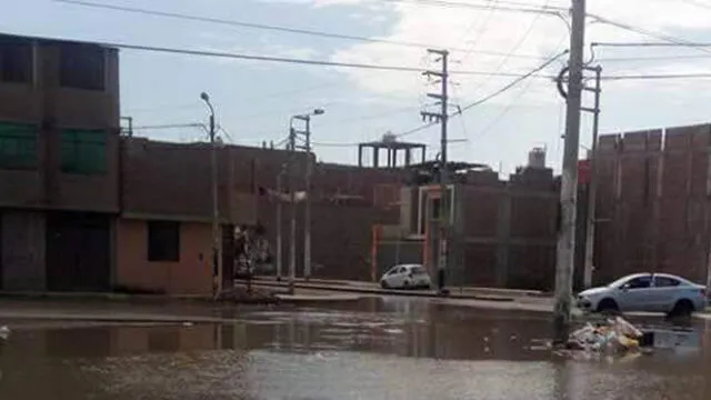 Lambayeque: desborde de acequia inundó varias viviendas en Chiclayo [VIDEO]