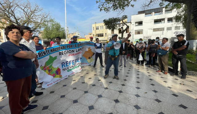 Elaboraron carteles que decían “Digna no me representas”, “Boluarte traidora”, “Pedro liberta”, entre otros.