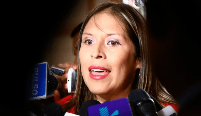Yeni Vilcatoma denuncia constitucionalmente a Pablo Sánchez