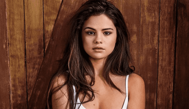 Selena Gomez presume sus encantos en seductor vestido [VIDEO]
