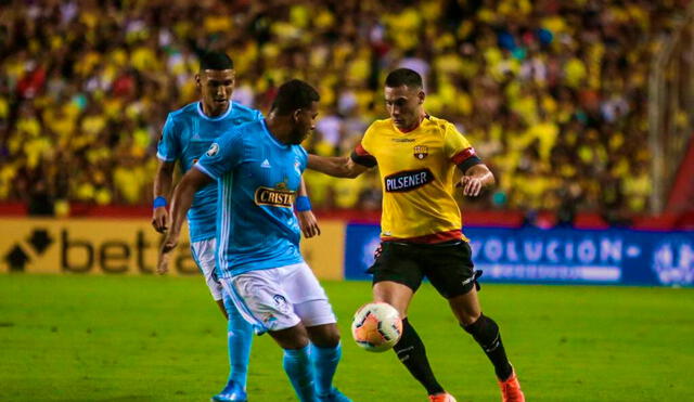 Delantero Emmanuel Martínez reveló que irán a Lima a jugar igual. Foto: Prensa Barcelona SC