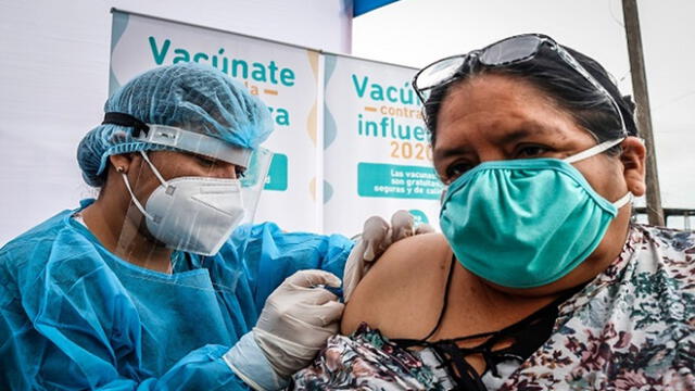 Vacunación de menores edad y población de riesgo. Créditos: Andina.