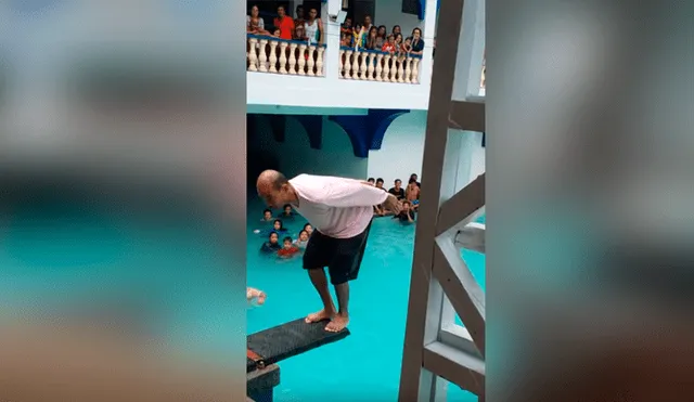 YouTube viral: Bañistas animan a hombre temeroso a hacer "salto mortal" y ocurre esto [VIDEO] 