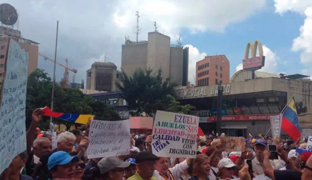 Abuelos marchan contra régimen de Maduro por el futuro de Venezuela