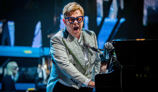 Elton John encabezará la gala benéfica que reunirá, desde sus casas, a varias estrellas.