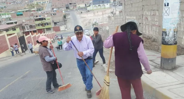 Alcaldes distritales limpian calles y sedes municipales en Tacna