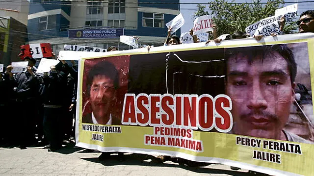 Cusco: Con ataúd de escolar asesinado protestan en sede del Ministerio Público