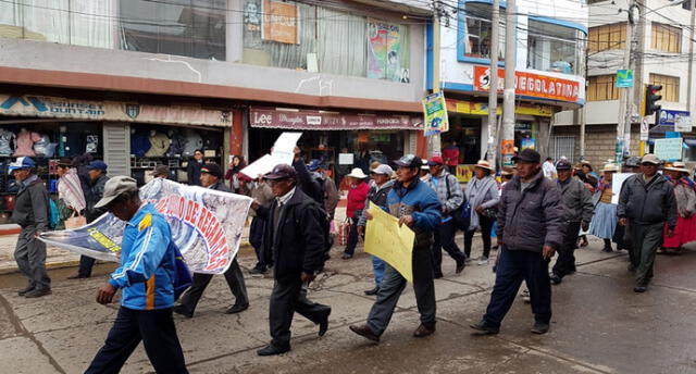 Puno: Inicia paro agrario en Puno con bloqueo de vía Juliaca - Cusco [VIDEO]