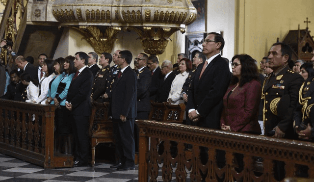 Presidente Martín Vizcarra asiste a misa por Santa Rosa de Lima