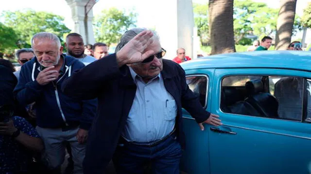 El expresidente de Uruguay y senador electo, José 'Pepe' Mujica, a su llegada el domingo para votar en Montevideo. Foto: EFE