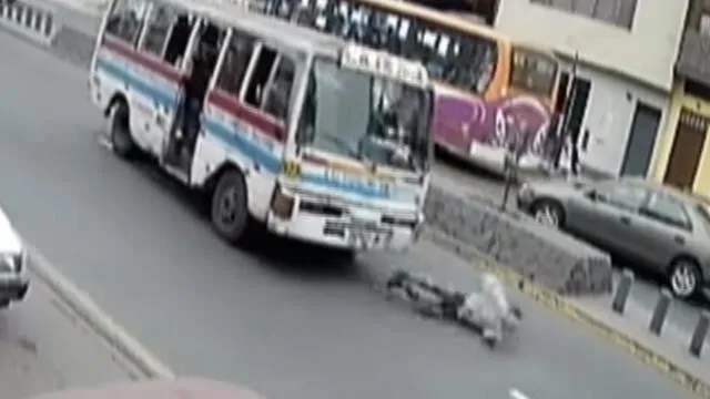 El Agustino: Delincuente es arrollado por cúster luego de robar celular[VIDEO]