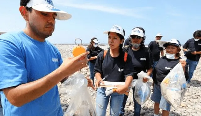 Callao: voluntarios limpiaron playas Arenilla y Carpayo