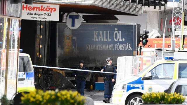 Atentado en Estocolmo: 4 personas muertas y 15 heridos tras ser arrolladas por camión [VIDEO]
