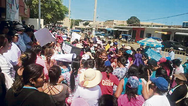 Talareños protestan por falta de solución a problemática de sectores Salud y Educación
