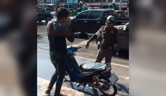 YouTube viral: policía le da un insólito castigo a motociclista que realizaba un delito [VIDEO]