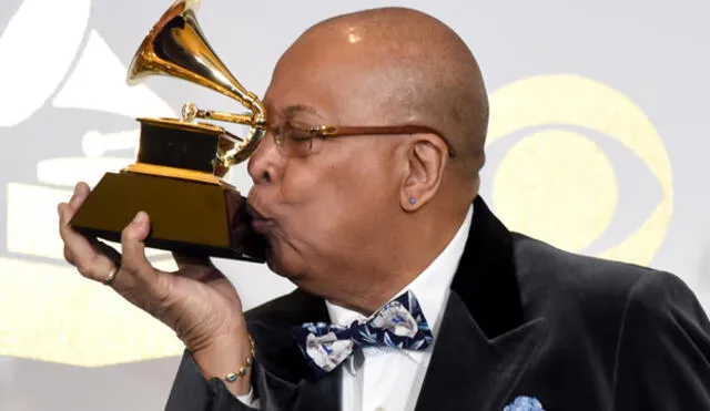 Chucho Valdés recibe emocionado Grammy por mejor álbum de jazz latino