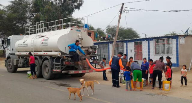 Ministerio de Vivienda distribuye agua a 40 mil pobladores de Mórrope