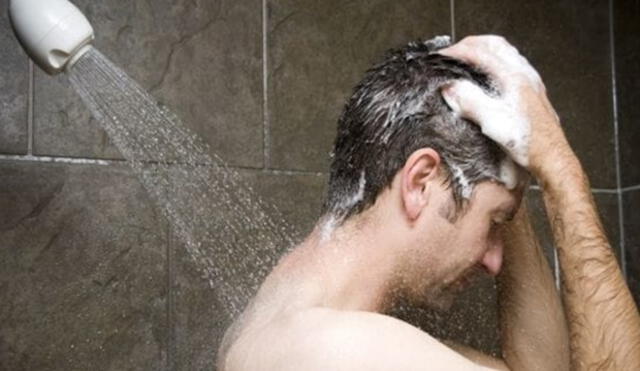Hombre se duchó una semana entera con agua fría y sorprendió con estos cambios 