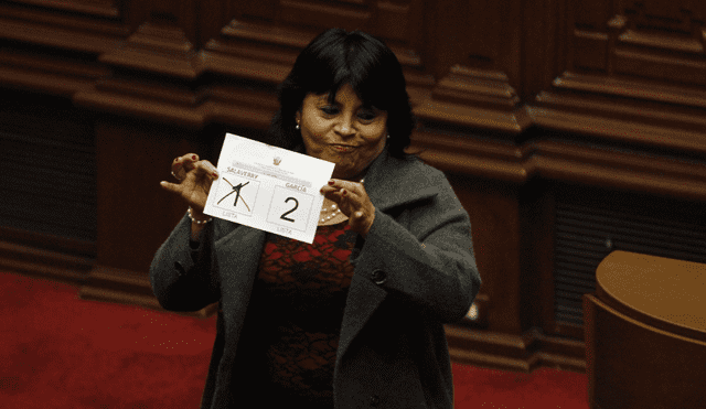 Fujimorista que mintió en su hoja de vida votó a favor de suspensión de Maritza García