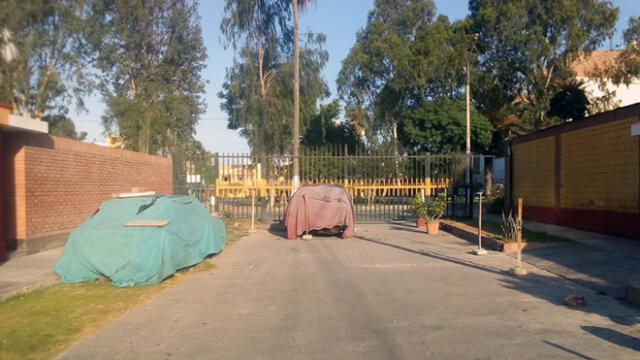 #YoDenuncio: carro obstaculiza entrada de calle del Callao