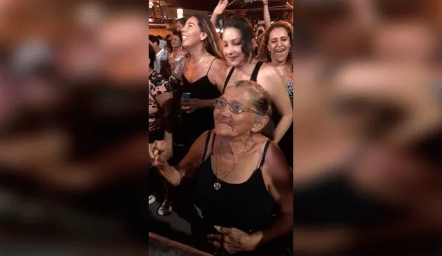 Facebook: Abuela causa furor en las redes al aparecer cantando y bailando en concierto