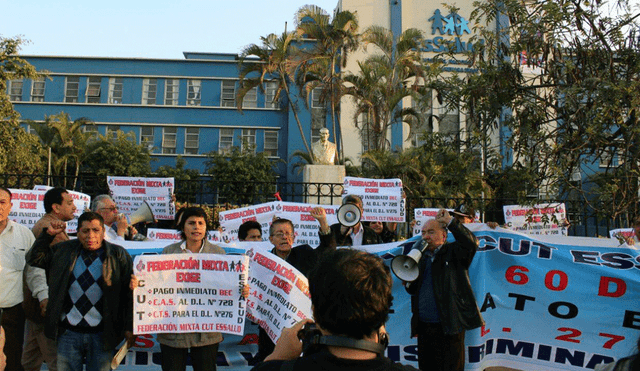 Trabajadores de EsSalud anunciaron huelga nacional