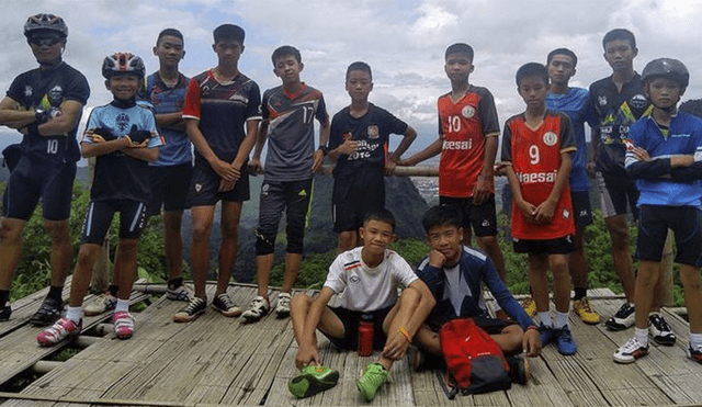 Tailandia: Los 12 niños futbolistas y su entrenador son rescatados con éxito de la cueva 