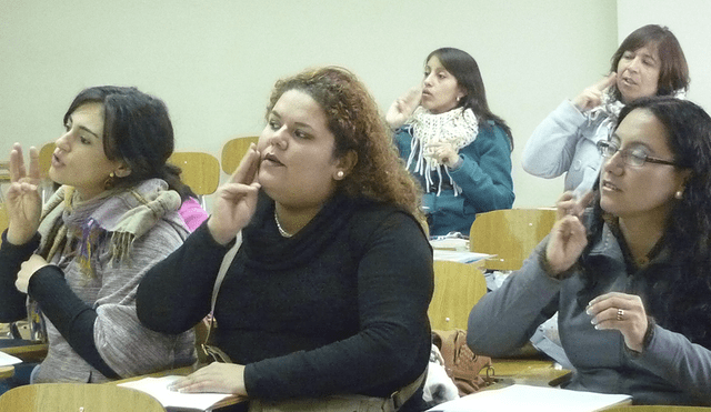 Huancayo: Omaped realiza talleres de lenguaje de señas.