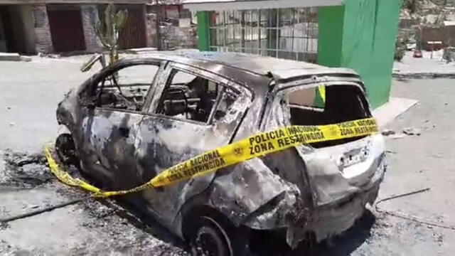 Vecinos quemaron el carro donde los ladrones pretendían llevarse lo robado.