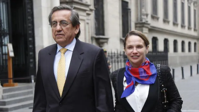 Apra tomará acciones contra Jorge del Castillo y Luciana León por voto en vacancia