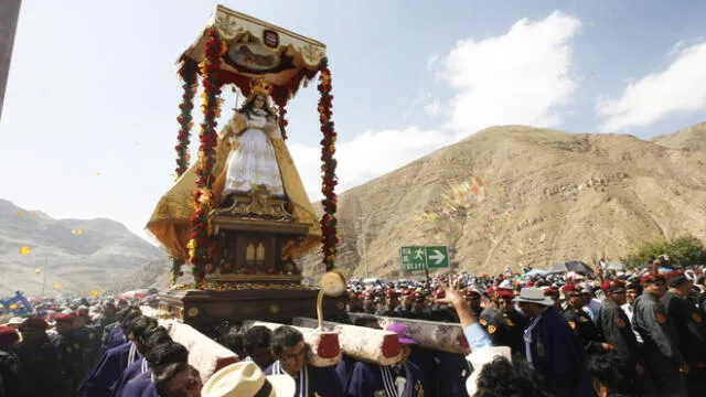 Existe la posibilidad que este domingo, la imagen de la Virgen de Chapi sobrevuele el cielo arequipeño ante el pedido de la población.