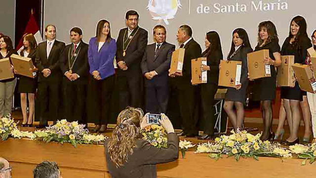 1 400 docentes capacitados con nuevas tecnologías en Arequipa