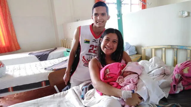 Navidad: Niña de padres venezolanos es la primera bebé nacida en Arequipa [VIDEO]