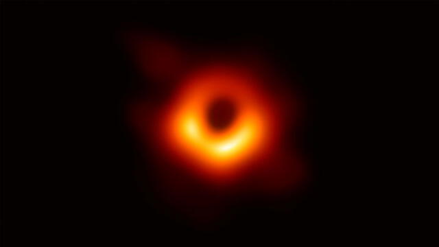 Captan imagen real de un agujero negro 6,5 millones de veces más grande que el Sol