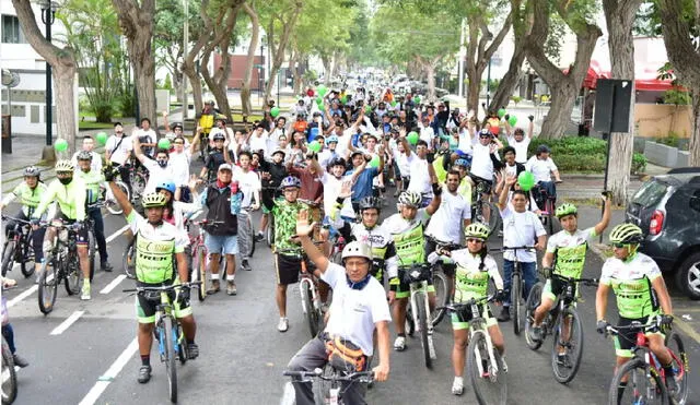 Ciclistas promueven uso de bicicleta en San Isidro