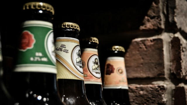 Encuentran 600 botellas de cerveza con más de 130 años de antigüedad