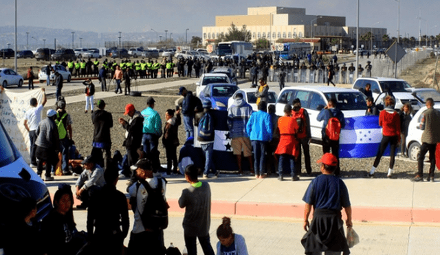 Hallan cuerpos apuñalados de dos migrantes hondureños en Tijuana