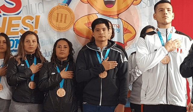 Medallistas en los Juegos Lima 2019 fueron premiados con laptops y beneficios en salud por clínica privada. (FOTO: Jessica Merino).
