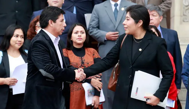 Pedro Castillo y Betssy Chávez Foto: Presidencia