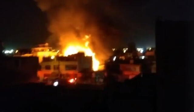 Trujillo: depósito de madera se incendia y genera pánico entre pobladores 