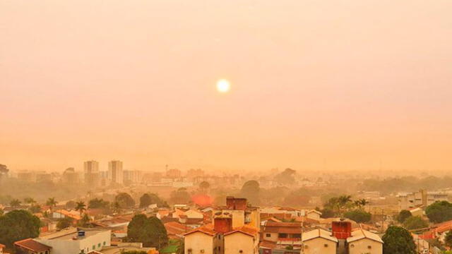 Intensa humareda se ha apoderado del cielo de la capital de Rondonia en Brasil. Foto: