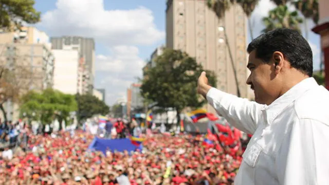 Maduro pidió renuncia de todos sus ministros para establecer "reestructuración profunda" de gobierno