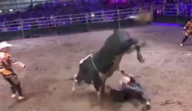 YouTube: toro pisoteó violentamente a jinete en pleno torneo de rodeo 